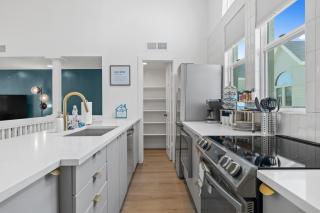 Luxurious Uptown Phoenix Townhome - Perfect Location & Sleeps 7! - Phoenix - 7
