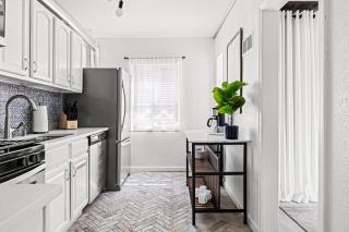 New Stylish Sanctuary - King Beds - Sloans Lake - 6