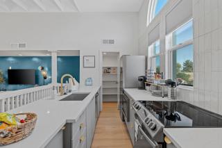 Peaceful Phoenix Getaway - Central Location, Family-Friendly & Pool Table! - Phoenix - 6