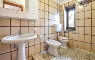 Awesome Home In Trappeto With Wifi - 8