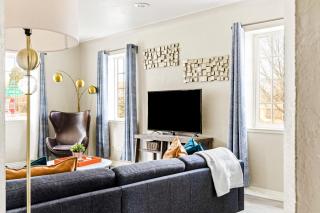 Stylish City Retreat - King Beds - Walk to Sloans Lake - 2