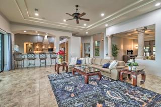Pool and Spa Pet-Friendly Mansion in Phoenix! - Phoenix - 8