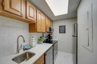 Stylish Gatlinburg Condo with Pool Walk Downtown! - 2