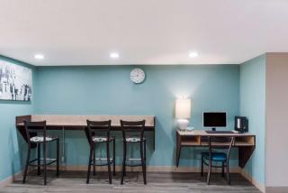 SureStay Plus Hotel by Best Western Greenwood - Greenwood - 3