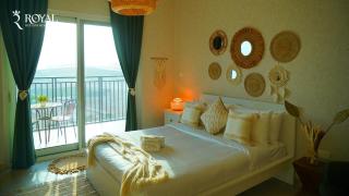 Yas Island Retreat Boho Chic Studio Apartment with Pool - Abu Dhabi - 9