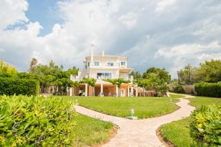 Waterfront 5BR Villa near Porto Heli by JJ Hospitality - 2