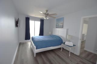 Oceanfront vacation property - West - Emerald Isle - 2