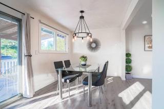 Spacious 4BR Home - 5 min to SeaTac Airport - SeaTac - 1