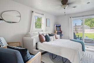 Charming Home-Pet-Friendly-LG Fenced Backyard - Rapid City - 5