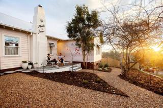 Months and Seasons Design-led Country House - Daylesford - 9