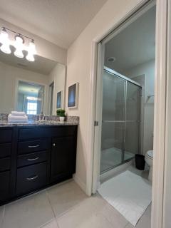7 Bedrooms 55 Bathrooms Windsor Westside2476 - 1