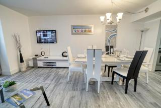 Deluxe Apartments by South Florida Vacations - 5