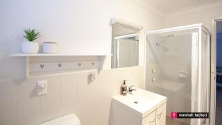 Marlin Waters Holiday Unit 6 walk to beach and river Linen & Wifi Bermagui - 3