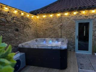 The Old Moat Barn - With Private Hot Tub - Stockton-on-Tees - 4