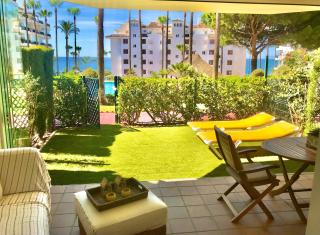 MI CAPRICHO, Beachfront, Grownfloor, Private Garden & Terrace - Mijas Costa - 0