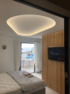 Serafina suite byArtistUnknown - Vari - 8