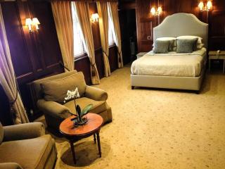 The Falcon Hotel - 9