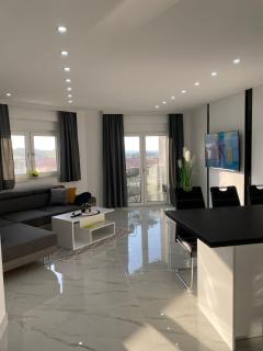 Queen Apartments - Vir - 4
