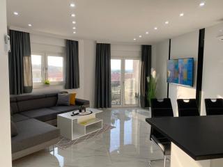 Queen Apartments - Vir - 3