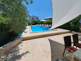Big pool apartment Pula - 5