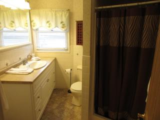 The Lake George Inn - 8
