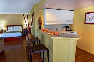 Ramada Plaza by Wyndham Waikiki - 3