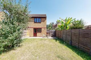 Comfortable Home in Kent, Sleeps 6 - Parking Available - Kent - 2