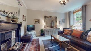 Elgin Tower apartment - 1