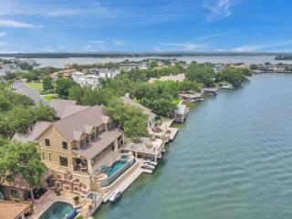 The Villa on Matern New Listing - 6