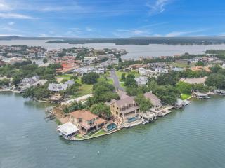 The Villa on Matern New Listing - Horseshoe Bay - 5