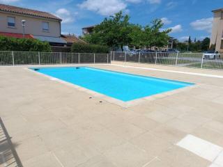 Le cocon de Marie,piscine, balcon, parking gratuit, baignoire - 4