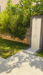 Seashell villa with private pool - 1