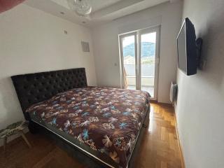 Apartment with Seaview Zetagradnja - Bar - 1