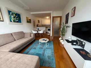 Apartment with Seaview Zetagradnja - Bar - 6