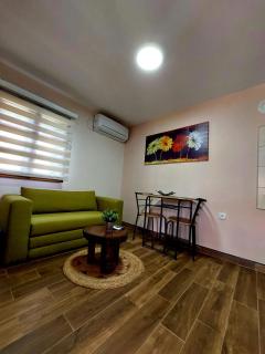 Palanačka Avlija 3 - 1