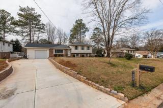 Opuluxe Luxe Dream Duluth Home Sleeps 10 - 9