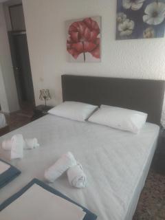 PELEKAN rooms and apartments Athina 33 - Pefkochori - 9