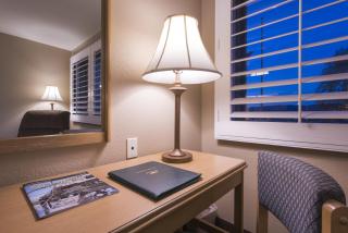 Grand Vista Hotel - Simi Valley - 7