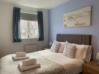 Sea Esta at The Bay, sleeps 4-5, and 2 dogs for free too - 1