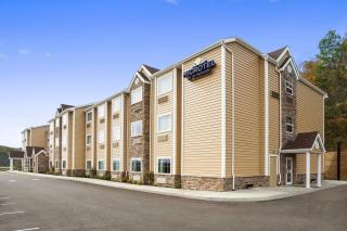 Microtel Inn & Suites by Wyndham Cambridge - 9