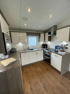 Golden Palm Resort - The Cambridge Deluxe - Coastal Caravan Breaks - Chapel Saint Leonards - 7