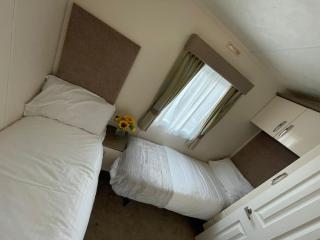 Golden Palm Resort - The Cambridge Deluxe - Coastal Caravan Breaks - Chapel Saint Leonards - 3