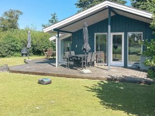 6 person holiday home in Strandby-By Traum - Strandby - 6
