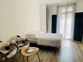 Charmant studio rénové avec terrasse, clim, et WIFI à 50m des Thermes - idéal pour curistes - FR-1-703-157 - 9