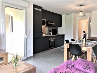 Appartement moderne avec terrasse et parking privé - 0