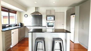 Stunning Family Home - Auckland - 6