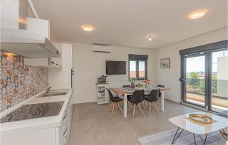 Amazing Apartment In Vodice With Wifi - Vodice - 2