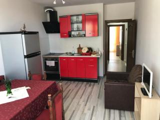 Budget Holiday Apartments First Sea Line Coast - 4