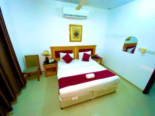 Savoy Inn Hotel Apartments - 2