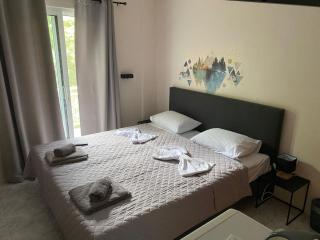 Lydia Rooms - 5